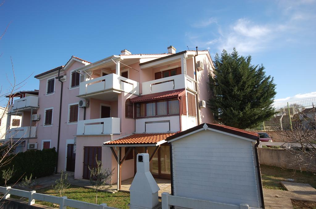 Apartment Zlatica By El-Pi Tours มาลินสกา ภายนอก รูปภาพ