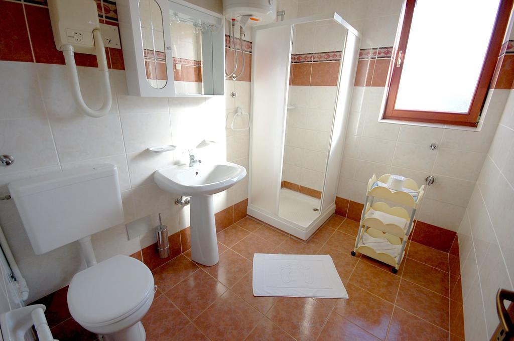 Apartment Zlatica By El-Pi Tours มาลินสกา ภายนอก รูปภาพ
